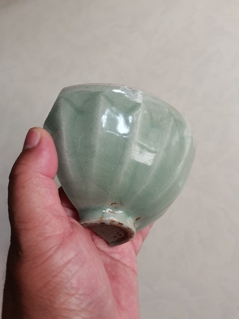 古玩陶瓷龍泉青瓷刻仰蓮紋碗拍賣，當前價格0元