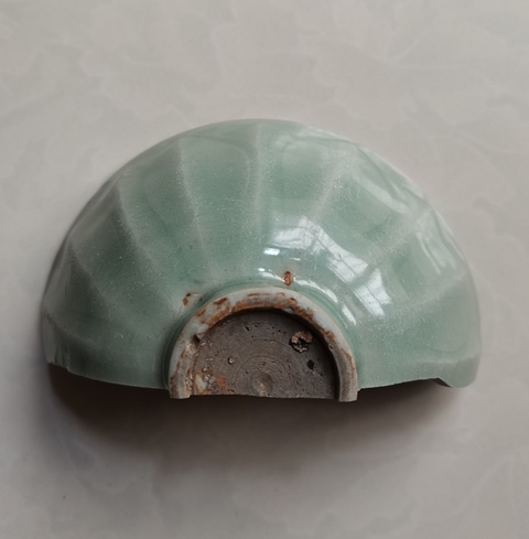 古玩陶瓷龍泉青瓷刻仰蓮紋碗拍賣，當前價格0元