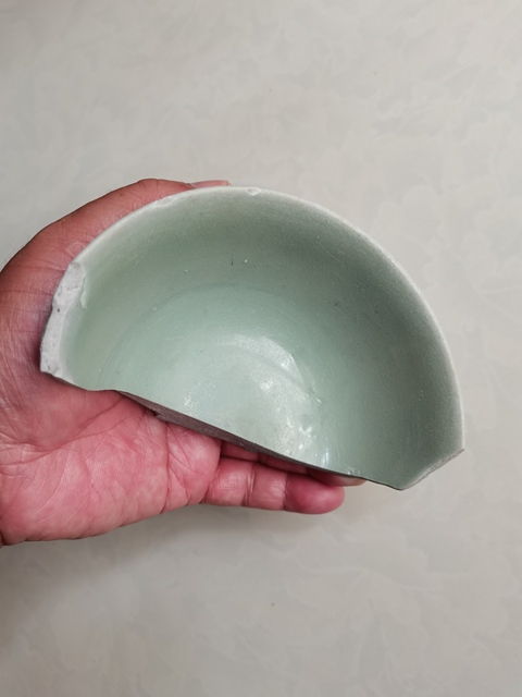 古玩陶瓷龍泉青瓷刻仰蓮紋碗拍賣，當前價格0元