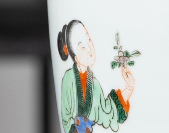 古玩陶瓷五彩仕女人物柳葉瓶真品鑒賞圖