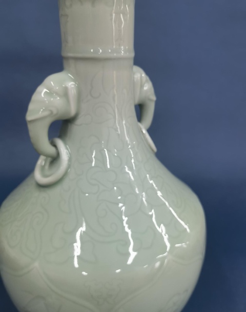 古玩陶瓷567 青釉象耳瓶真品鑒賞圖