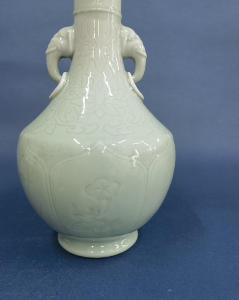 古玩陶瓷567 青釉象耳瓶真品鑒賞圖