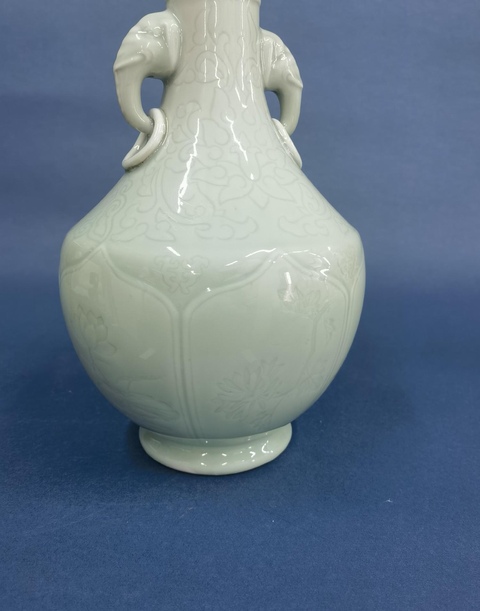 古玩陶瓷567 青釉象耳瓶真品鑒賞圖