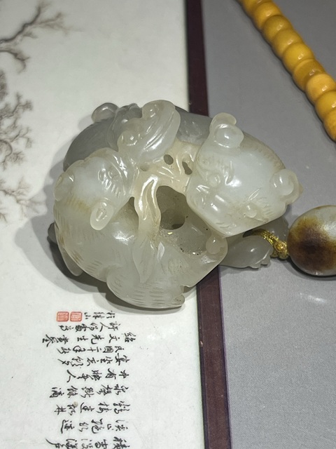 古玩玉器和田玉雕“獅子”把件真品鑒賞圖