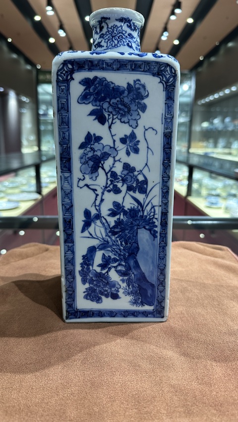 古玩陶瓷花卉紋青花四方難拍真品鑒賞圖