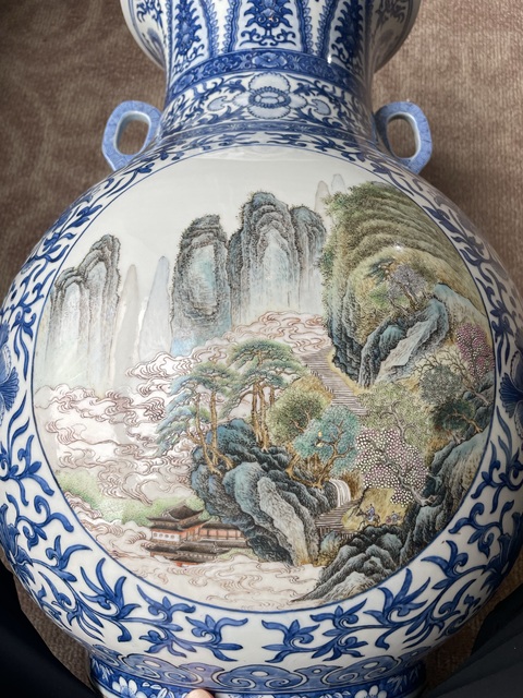 古玩陶瓷青花開光粉彩山水人物雙耳尊真品鑒賞圖