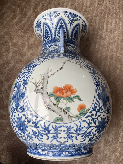 古玩陶瓷青花開光粉彩山水人物雙耳尊真品鑒賞圖