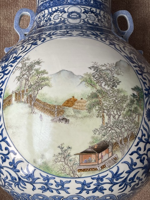 古玩陶瓷青花開光粉彩山水人物雙耳尊真品鑒賞圖