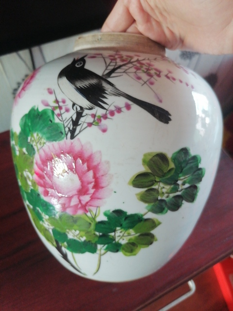 古玩陶瓷淺絳油彩花鳥紋罐真品鑒賞圖