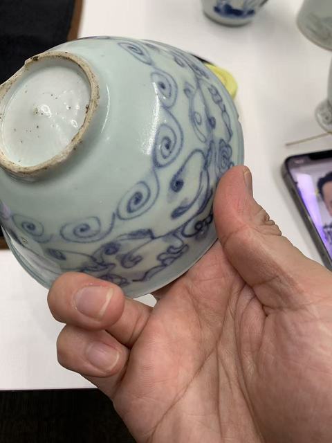 古玩陶瓷青花花卉紋碗真品鑒賞圖