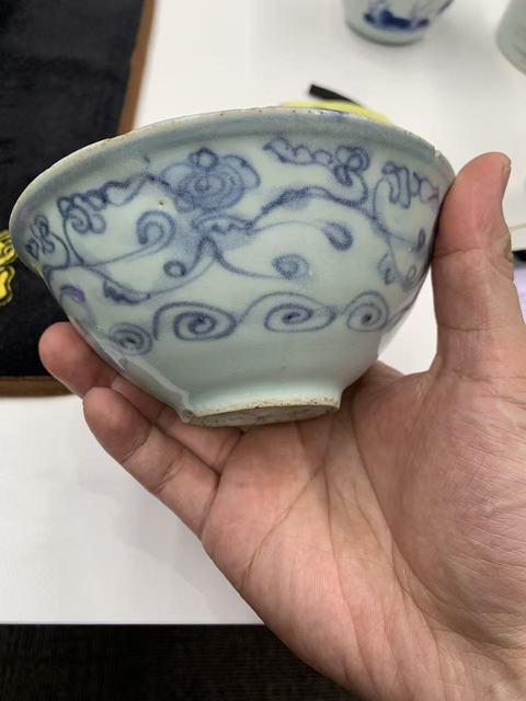 古玩陶瓷青花花卉紋碗真品鑒賞圖