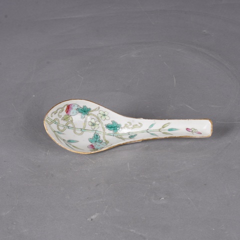 古玩陶瓷竹蝶癩瓜紋粉彩湯勺真品鑒賞圖