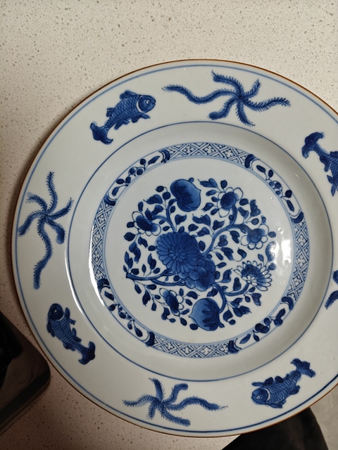 古玩陶瓷青花花卉紋盤真品鑒賞圖