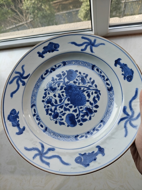 古玩陶瓷青花花卉紋盤真品鑒賞圖