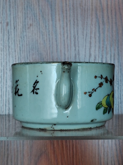 古玩陶瓷粉彩花卉紋參壺真品鑒賞圖