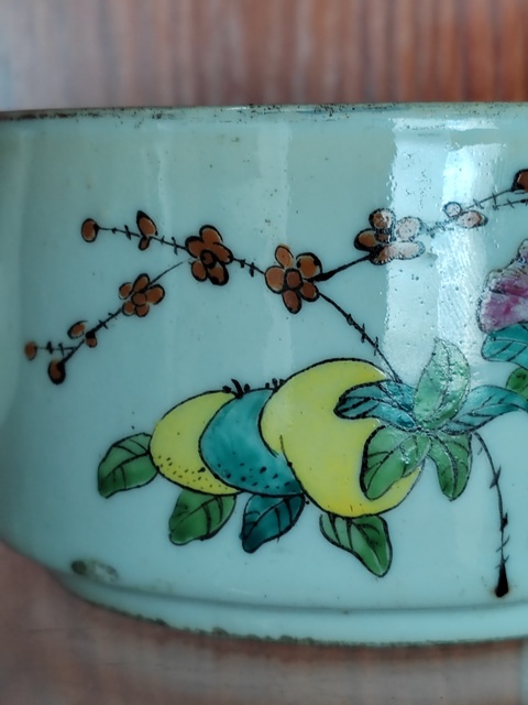 古玩陶瓷粉彩花卉紋參壺真品鑒賞圖