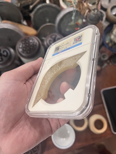古玩玉器地方玉雕“卷云紋璜”真品鑒賞圖