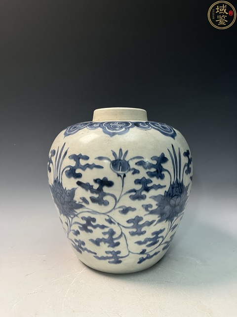古玩陶瓷景德鎮(zhèn)青花花卉紋罐真品鑒賞圖
