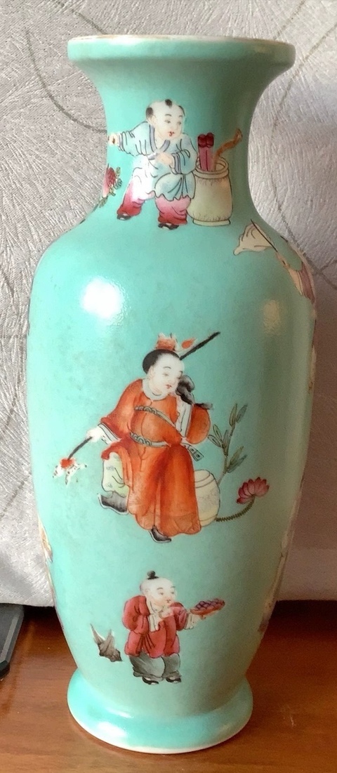 古玩陶瓷松石綠粉彩嬰戲圖盤口瓶真品鑒賞圖