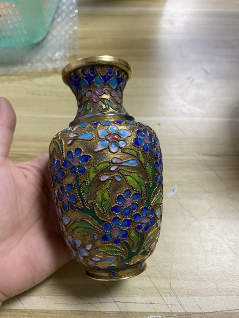 古玩陶瓷銅胎掐絲琺瑯瓶真品鑒賞圖