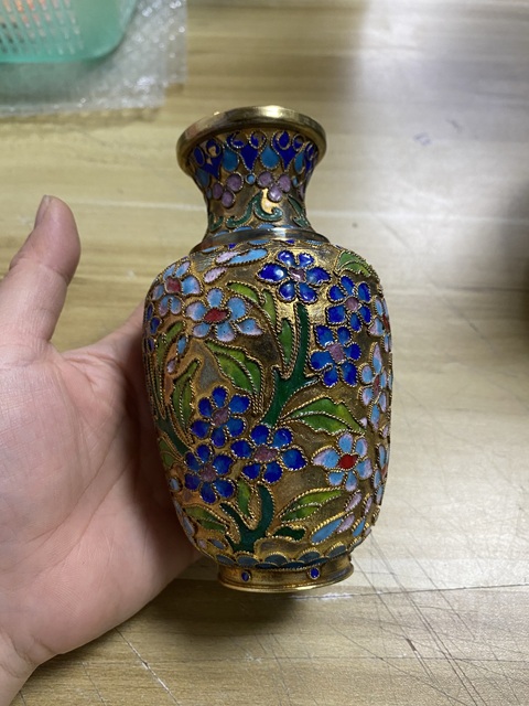 古玩陶瓷銅胎掐絲琺瑯瓶真品鑒賞圖