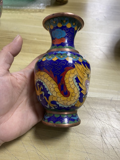 古玩銅器景泰藍(lán)銅賞瓶真品鑒賞圖