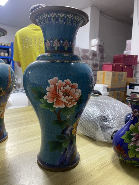 古玩銅器景泰藍銅賞瓶真品鑒賞圖