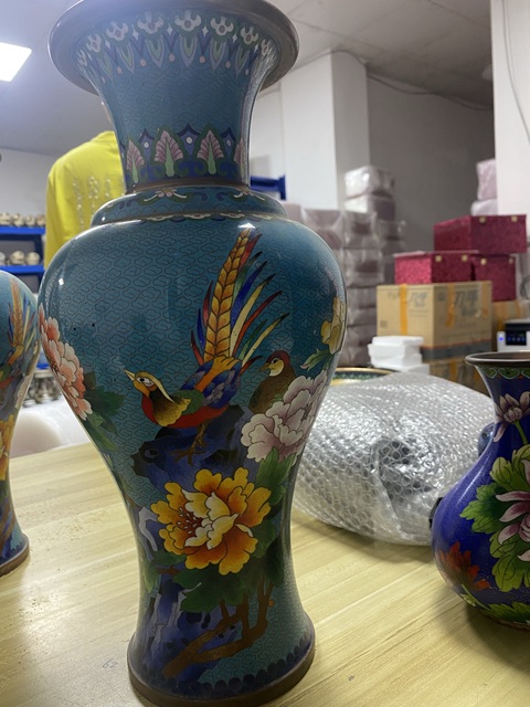 古玩銅器景泰藍銅賞瓶真品鑒賞圖