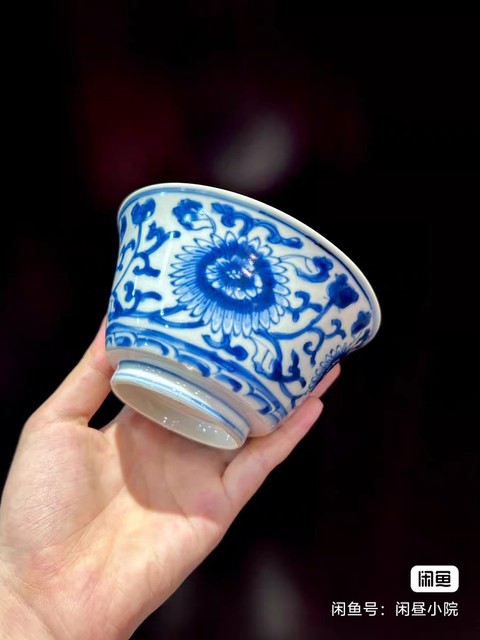 古玩陶瓷康熙菊花壓手杯真品鑒賞圖
