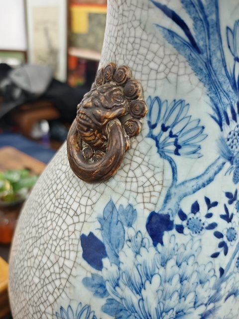 古玩陶瓷哥釉地鐵銹釉青花雙鋪首盤口尊真品鑒賞圖