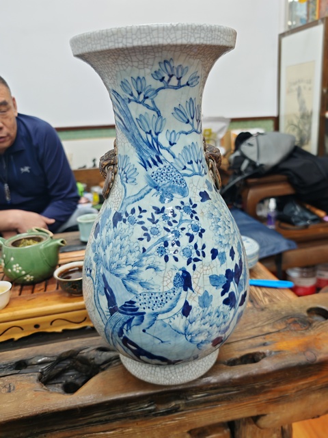 古玩陶瓷哥釉地鐵銹釉青花雙鋪首盤口尊真品鑒賞圖