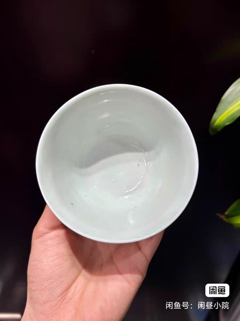 古玩陶瓷花卉紋青花杯真品鑒賞圖