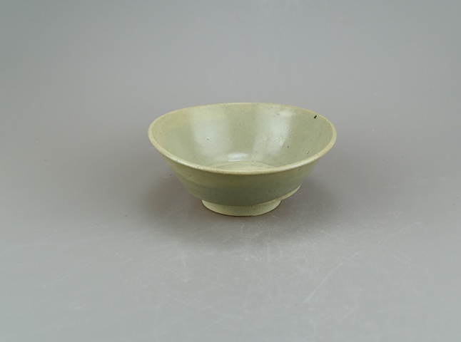 古玩陶瓷元末明初龍泉窯青瓷唇口碗拍賣，當前價格33元