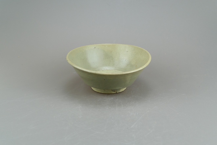 古玩陶瓷元末明初龍泉窯青瓷唇口碗拍賣，當前價格33元