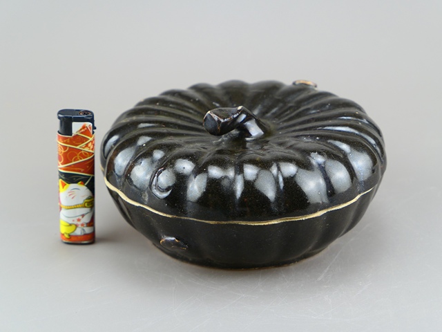 古玩陶瓷明末清初?黑釉南瓜蓋盒拍賣，當前價格299元