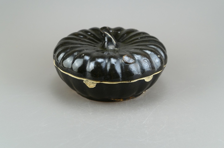 古玩陶瓷明末清初?黑釉南瓜蓋盒拍賣，當前價格299元