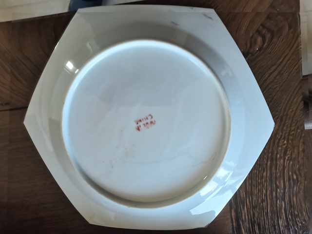 古玩陶瓷廣彩雞紋六方盤真品鑒賞圖