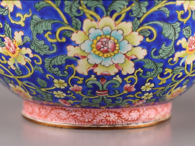 古玩陶瓷花卉紋蓋碗真品鑒賞圖