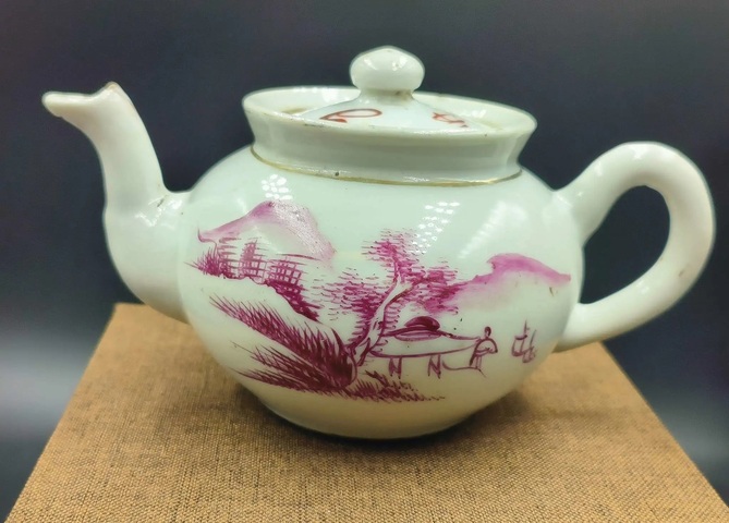 古玩陶瓷民國訂婚瓷胭脂紅山水茶壺拍賣，當前價格350元