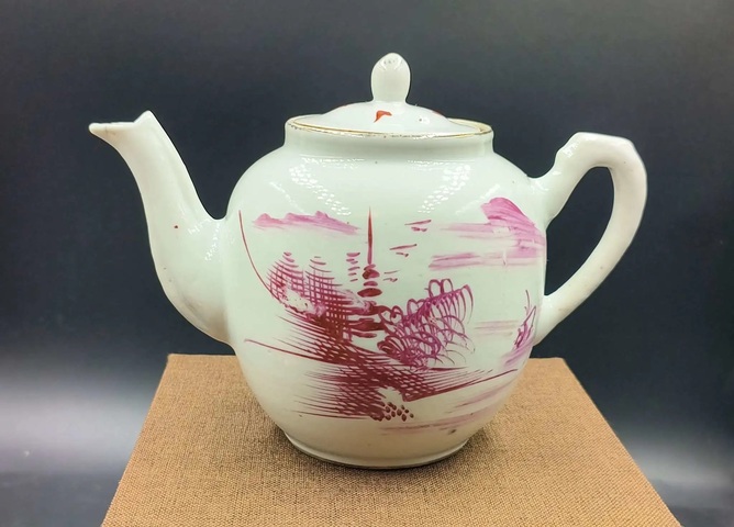 古玩陶瓷胭脂紅山水茶壺真品鑒賞圖
