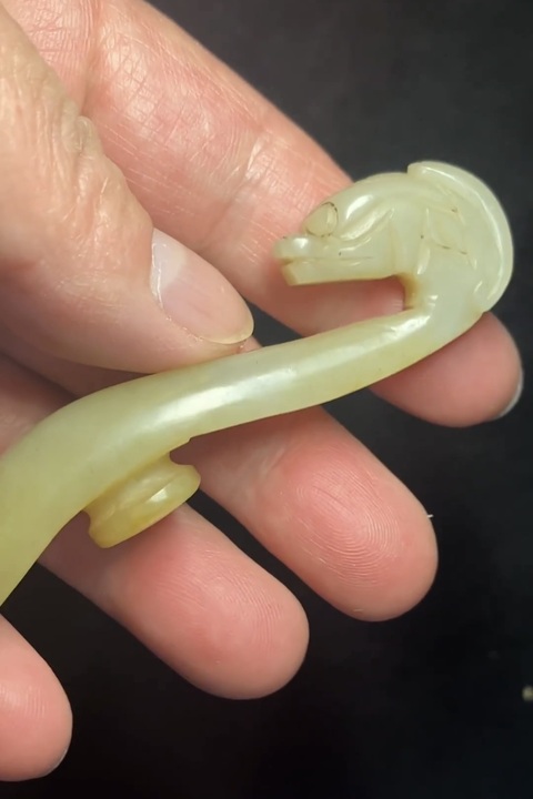 古玩玉器和田玉帶鉤真品鑒賞圖