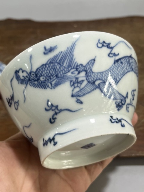 古玩陶瓷青花云龍紋蓋碗真品鑒賞圖