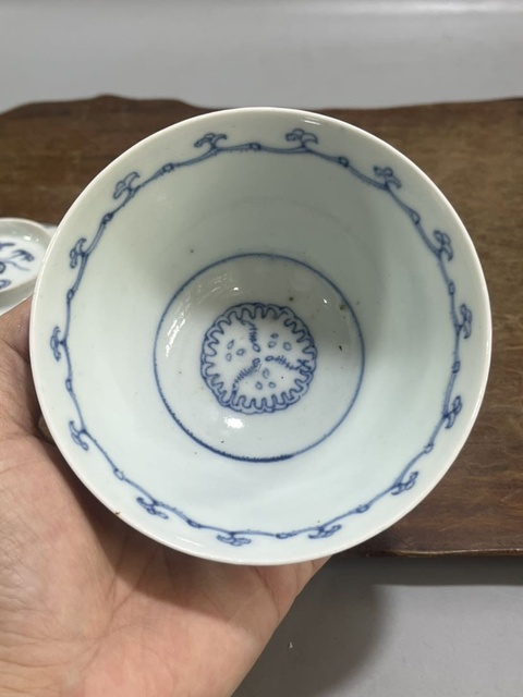 古玩陶瓷青花云龍紋蓋碗真品鑒賞圖