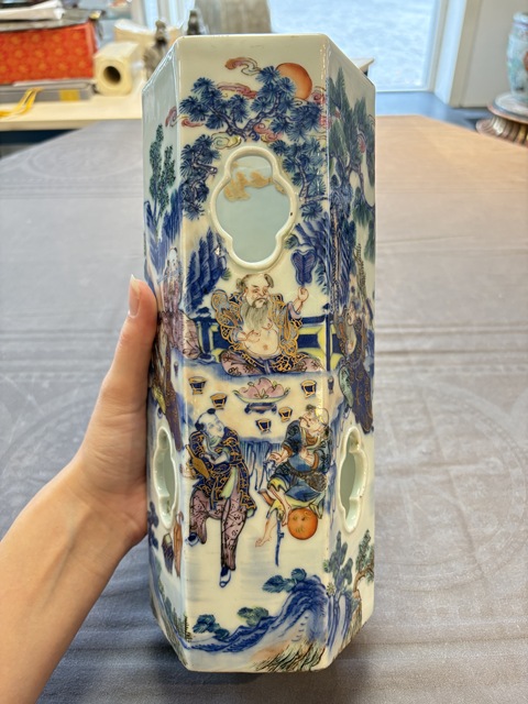 古玩陶瓷青花加彩八仙人物帽筒真品鑒賞圖