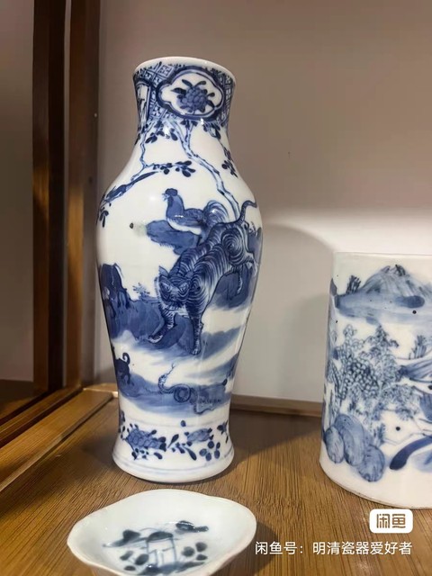 古玩陶瓷青花十二生肖圖橄欖瓶真品鑒賞圖