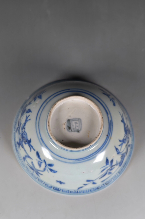 古玩陶瓷青花花卉紋碗真品鑒賞圖