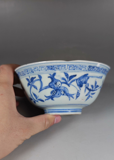 古玩陶瓷青花花卉紋碗真品鑒賞圖