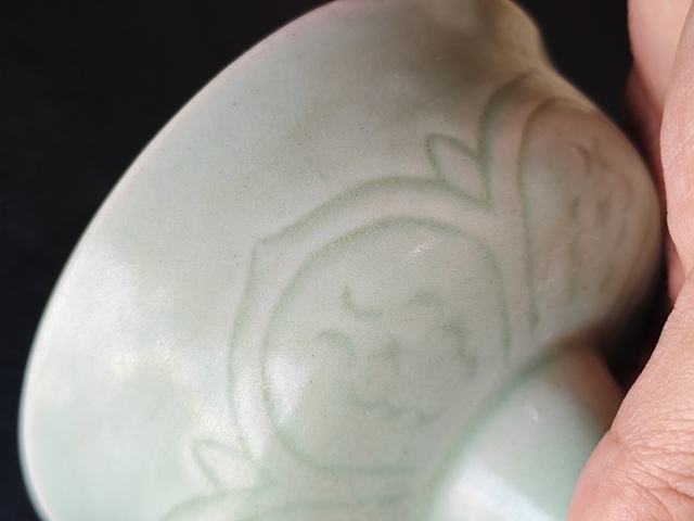 古玩玉器龍泉窯高足杯真品鑒賞圖