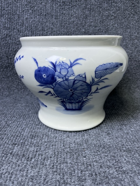 古玩陶瓷青花四季花卉紋馬蹄尊真品鑒賞圖