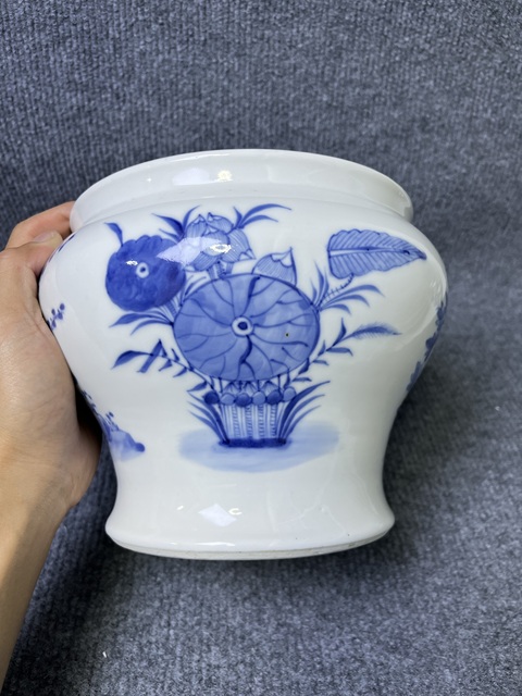 古玩陶瓷青花四季花卉紋馬蹄尊真品鑒賞圖